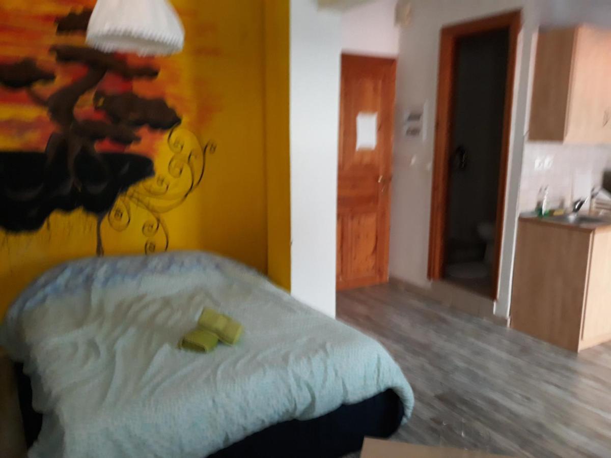 The Studio With The Bohemian Ambiance Tesalonika Bagian luar foto